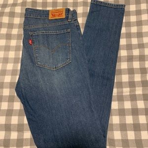 Women’s 711 Levi’s jeans